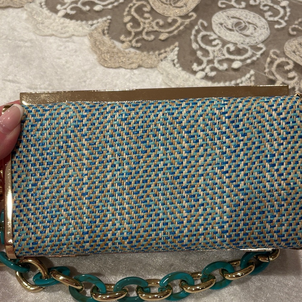 Sondra Roberts Gold and Teal Chain Clutch - Picture 2 of 6